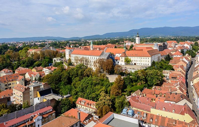 Uzvikom "Za dom spremni" ne krši se zakon?