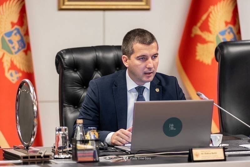 Bečić: Naši ljudi rizikuju živote kako bi zaštitili građane i njihovo zdravlje