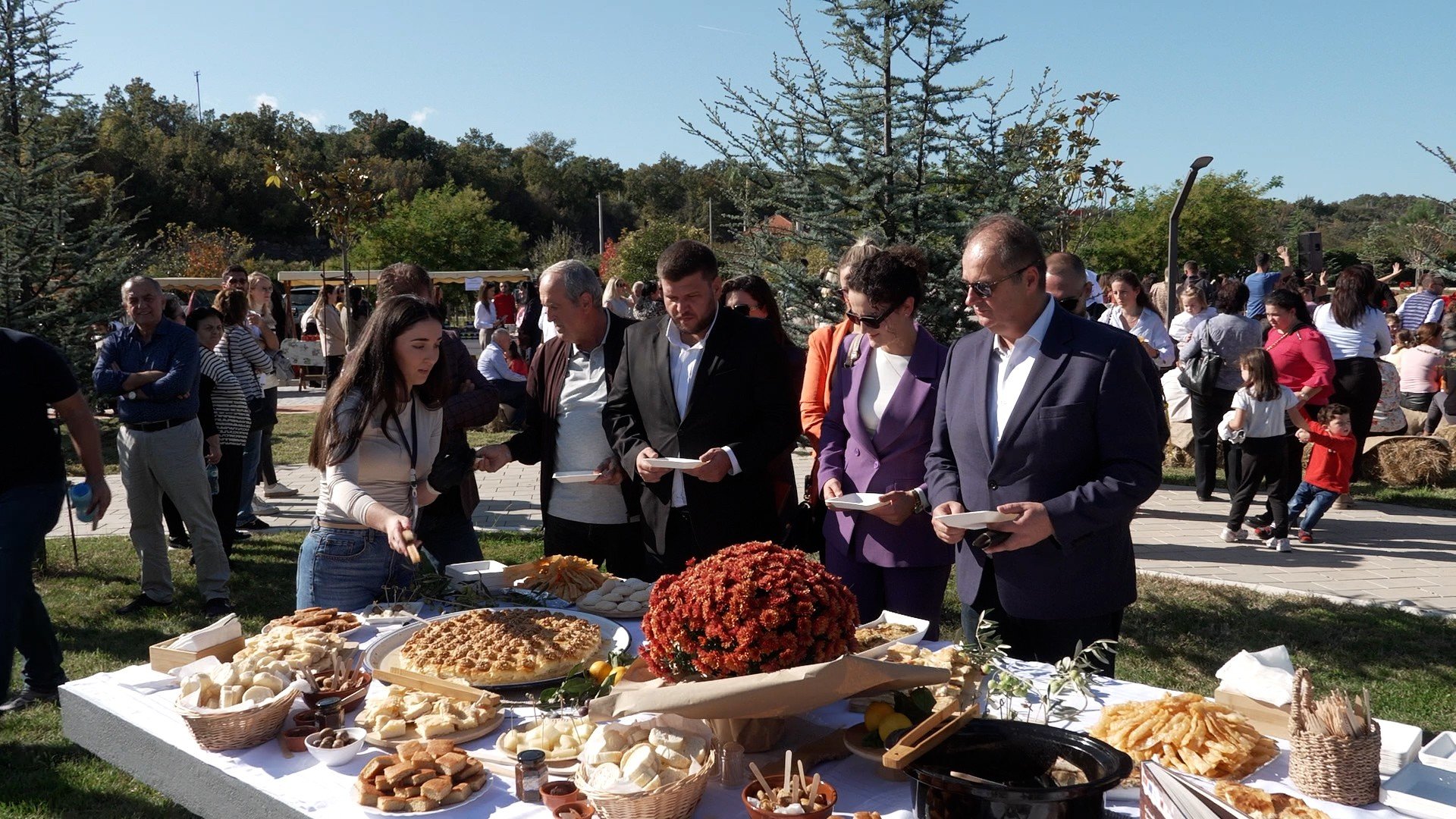 Ulcinj: Veliko interesovanje za manifestaciju Jesenja korpa, raznovrsne domaće proizvode predstavlja oko 30 izlagača