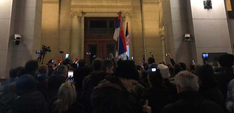 Jedan od pet miliona: Protest na vratima Skupštine Srbije