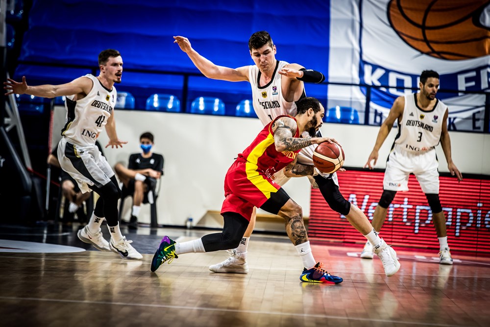 Crna Gora savladala Njemačku i došla na korak od Eurobasketa!