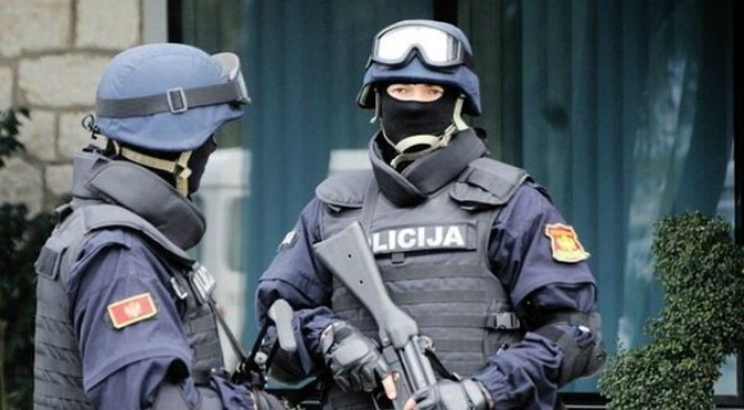 Policija od braće Šaković oduzela blindirana vozila, novac, kartice...
