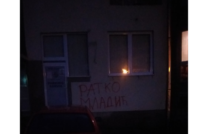 Opet grafit zločincu: Mladić i u Pljevljima