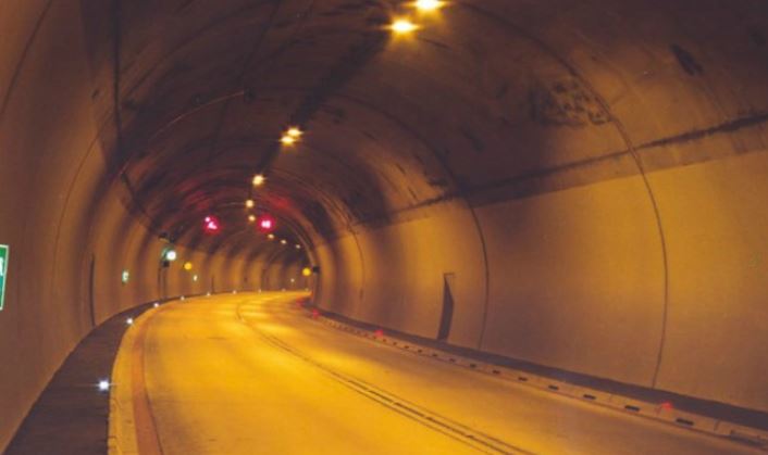 Saobraćajna nezgoda u tunelu Sozina