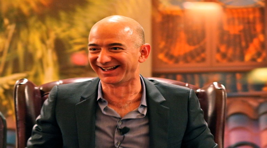 Bezos se povlači sa mjesta izvršnog direktora Amazona