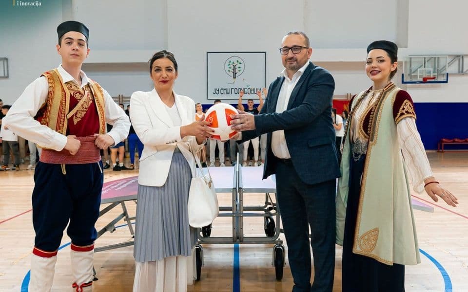 MPNI srednjim školama doniralo devet teqball stolova