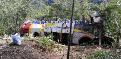 Bolivija: Autobus se survao niz liticu, 25 poginulih