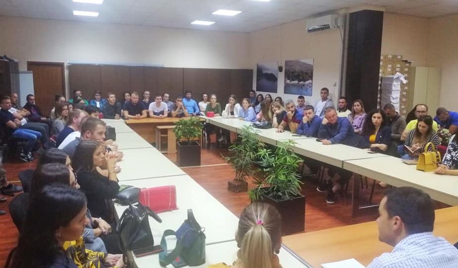 Mladi DPS-a Bar predložili Đukanovića za predsjednika partije