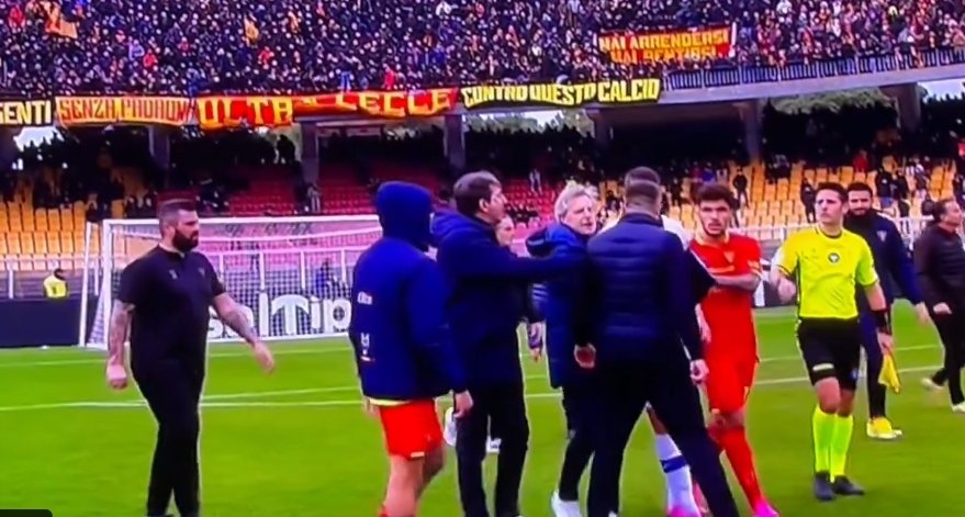 Incident u Italiji: Trener udario protivničkog igrača u glavu!