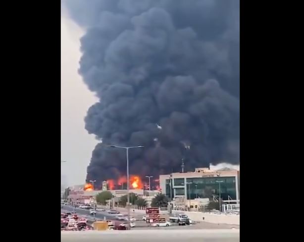 Dramatični snimci danas stižu iz UAE: Veliki požar bukti u Ajmanu