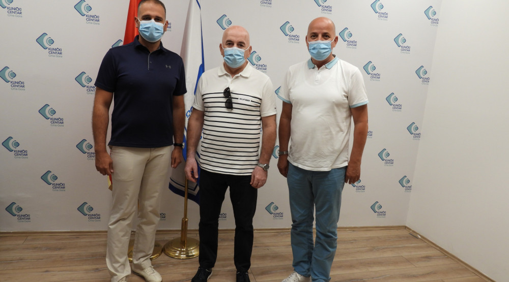 Njemačka kompanija donirala Kliničkom centru brze testove na Covid 19