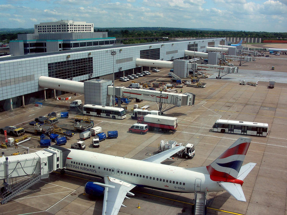 Obustavljeni svi letovi na londonskom aerodromu