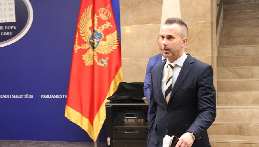 Bogdanović nastavlja polemiku: Predsjednika Srbije nikad ni vidjeli nijesmo