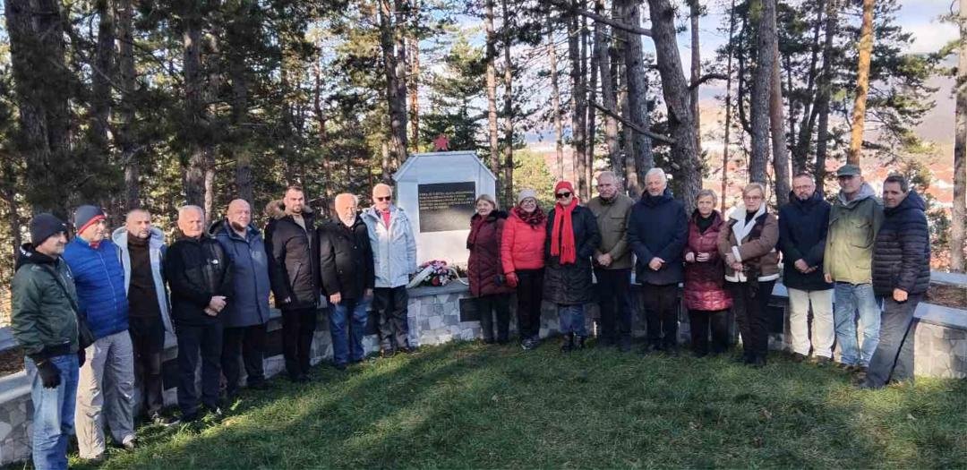 Crnogorski antifašisti na obnovljenom partizanskom groblju u Gornjem Vakufu