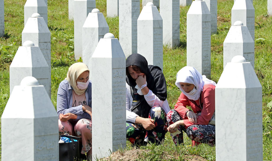 Umrijeću, neću ga ukopati: 570 žena Srebrenice preminulo a da nisu našle svoje