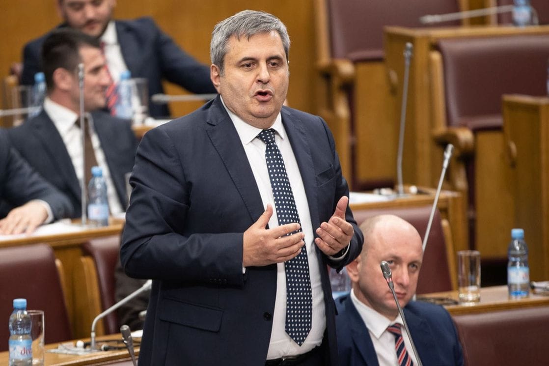 Radunović: Đukanović napravio proceduralnu grešku, nije dostavio prijedlog odluke o kojoj bi glasali