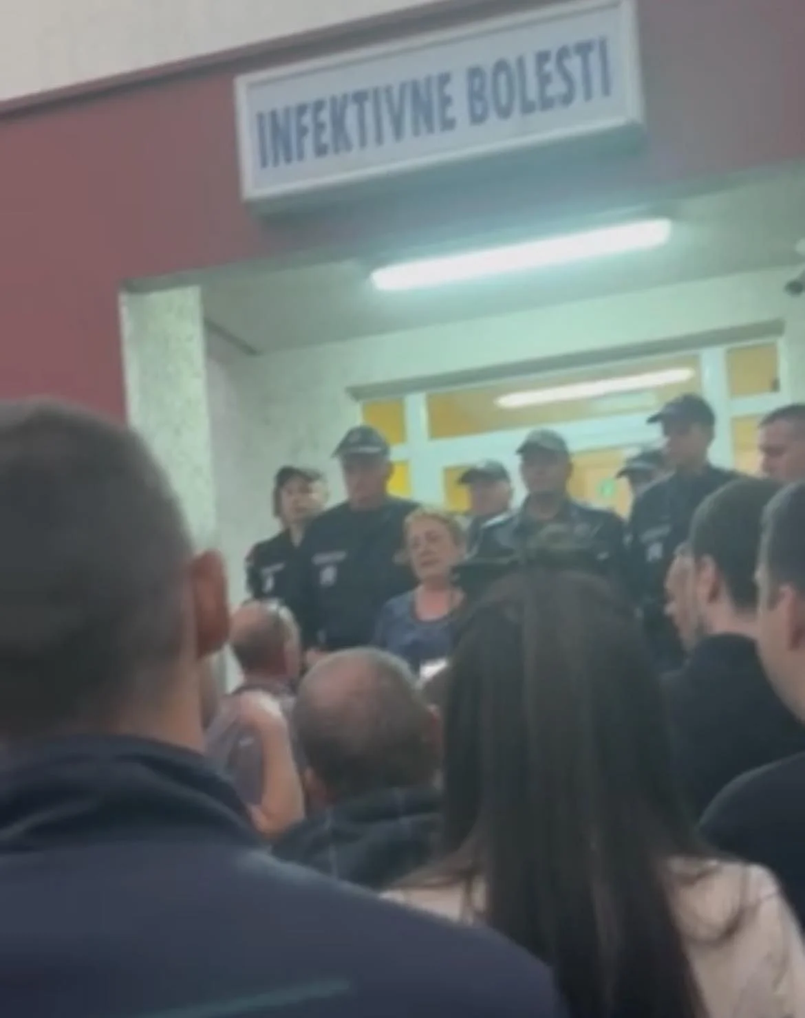 Zaposlena u NK bolnici: Ovdje vlada nered, loša organizacija, nepotizam, partijsko zapošljavanje i mnoge smrti su zataškane!