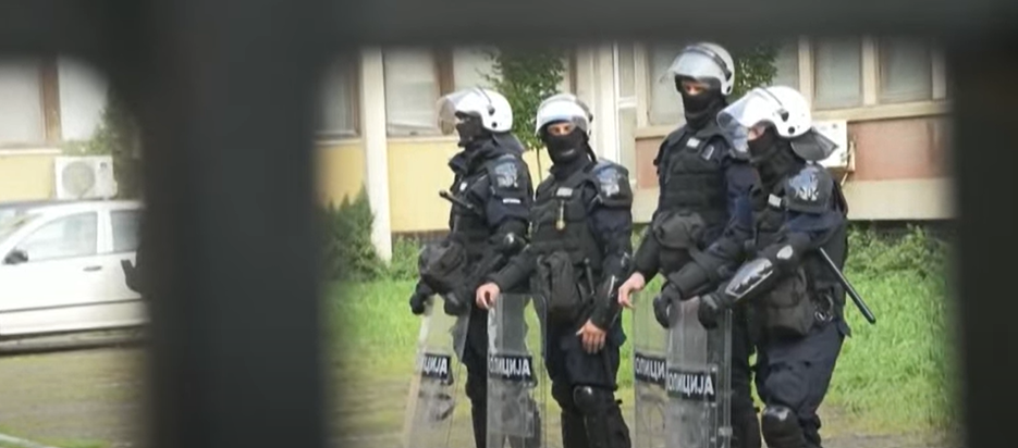 Srbija: Fizička blokada Bogoslovskog fakulteta, studenti ispred suda u Novom Sadu i Rektorata u Nišu; Studenti koji žele da uče  najavili štrajk glađu, ako ne počne nastava