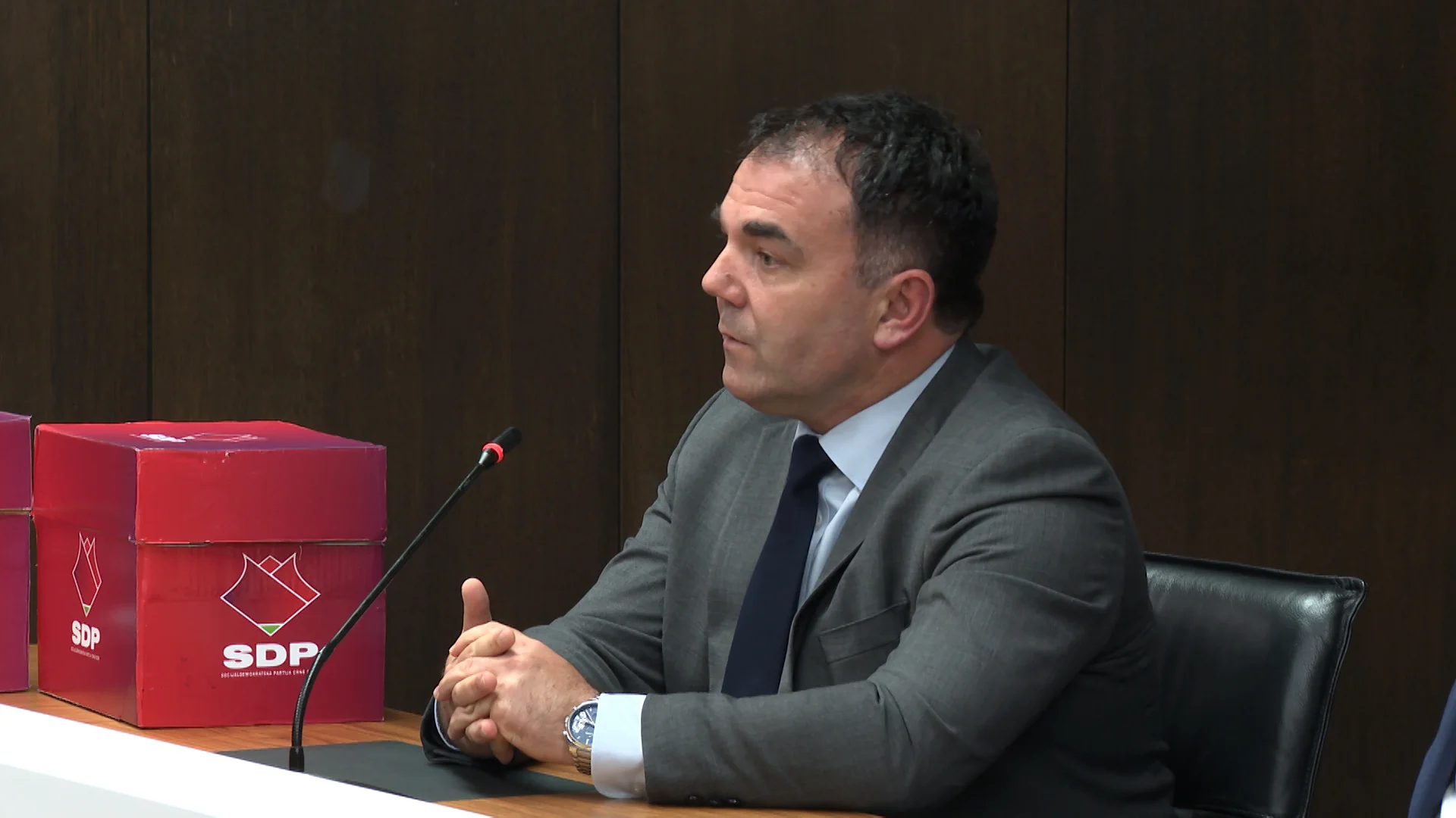 Đurašković: Za razliku od drugih, mi nemamo rezervnu kuću i rezervna državljanstva