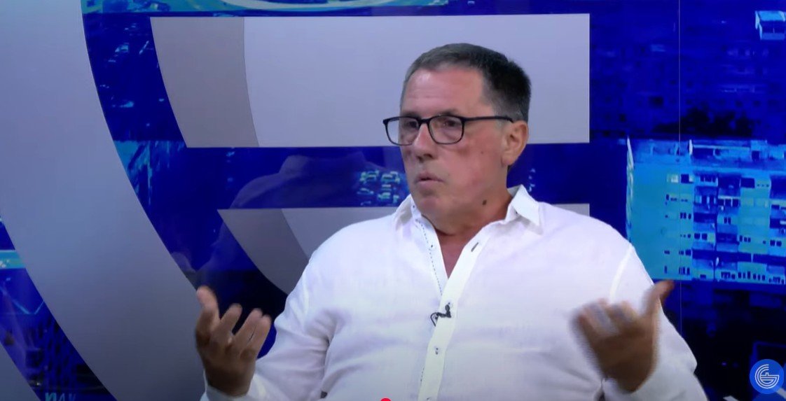 Stanišić: Karadaglić nije dorastao i nije dostojan  Trinaestojulske nagrade; On je samo izvođač