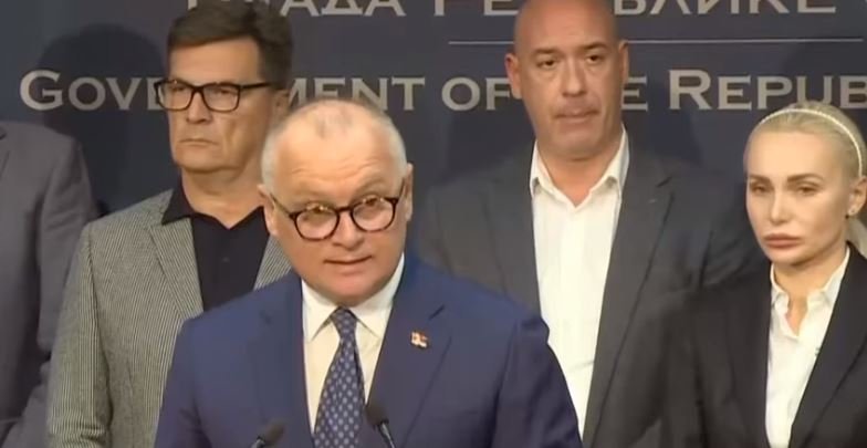 Bivšim srpskim ministrima Vesiću i Momiroviću produžen kućni pritvor za tri mjeseca