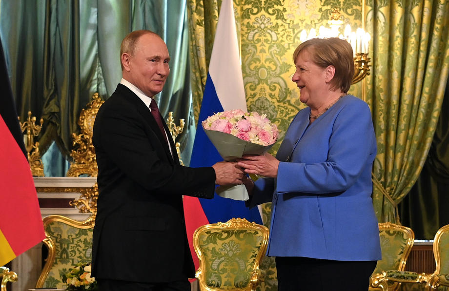Levčenko: Pod pokroviteljstvom Angele Merkel Putin je postao prijetnja za svijet