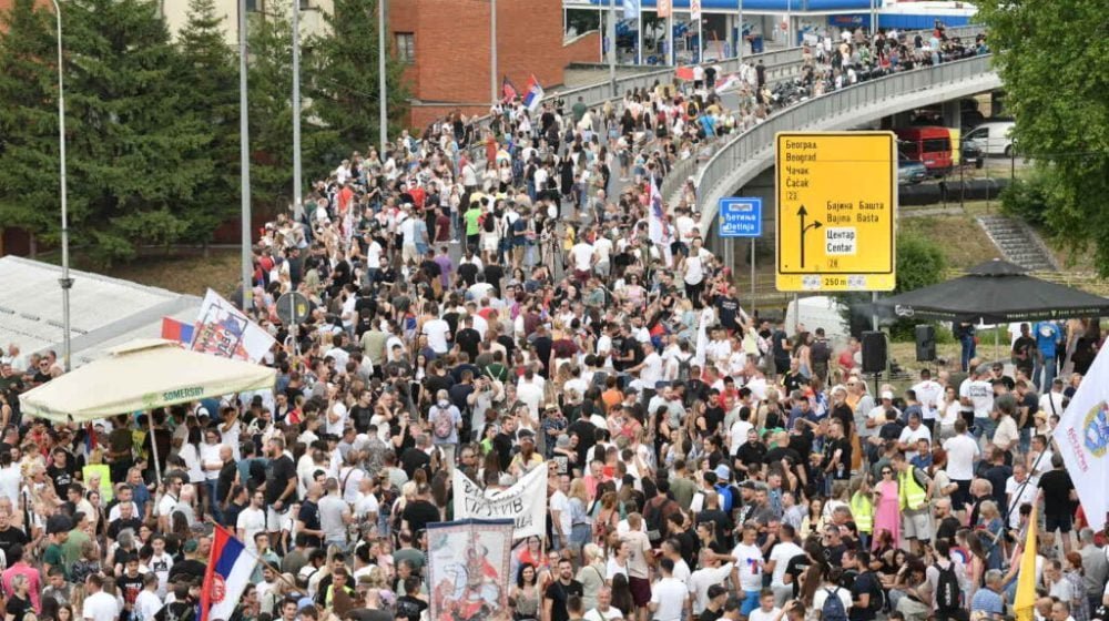 Devet sati protesta u Užicu za devet privedenih sugrađana, blokirana magistrala ka Zlatiboru