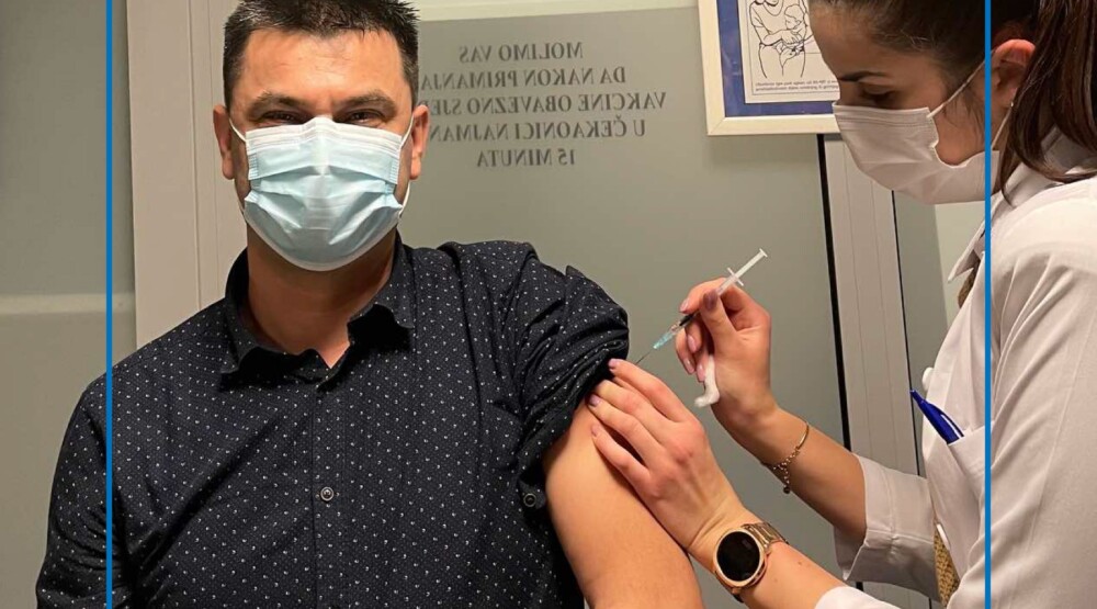 Igor Galić primio treću dozu vakcine
