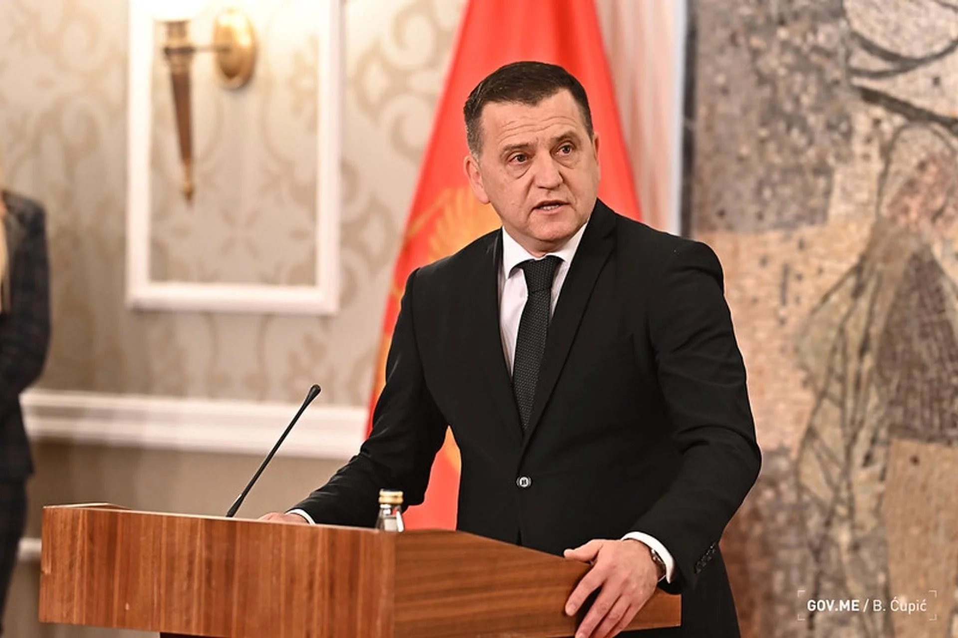 Vojinović: Izmjena školskog kalendara u interesu svih; Nezadovoljni roditelji: Obrazovanje je "zadnja rupa na svirali" u ovoj državi
