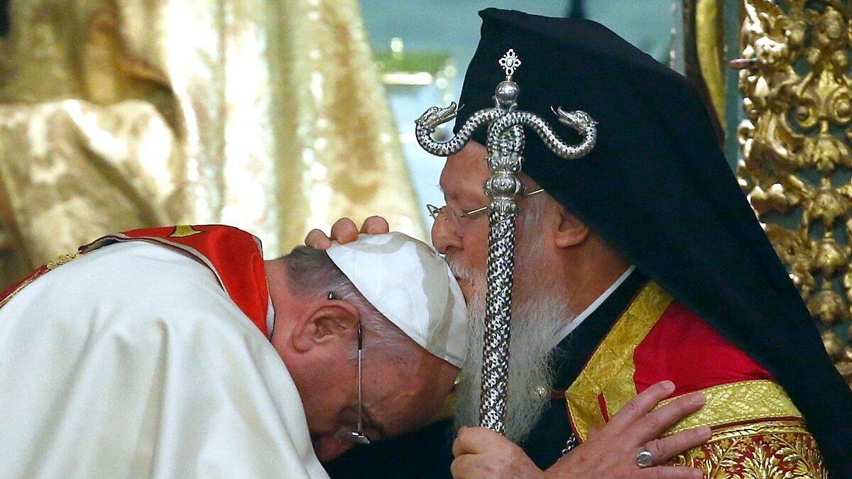 Papa obnovio titulu Patrijarha Zapada, dok SPC osporava Crnoj Gori da ugosti poglavara Katoličke crkve