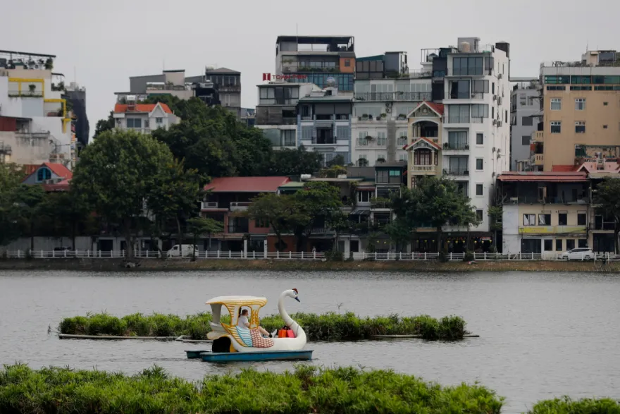Poplave usmrtile najmanje devet osoba, petoro nestalih u centralnom Vijetnamu