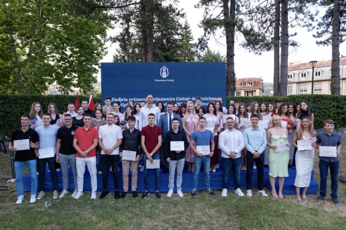 Uručene pohvalnice dobitnicima diplome "Luča" na Cetinju