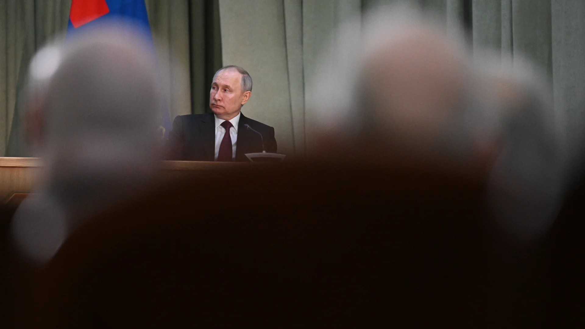 Putin prvi put od početka rata okupio milijardere, dočekali ga ovacijama