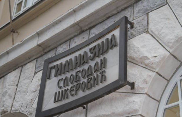 Podgorica: Lažne dojave o bombama u Gimnaziji „Slobodan Škerović“ i ekonomskoj školi