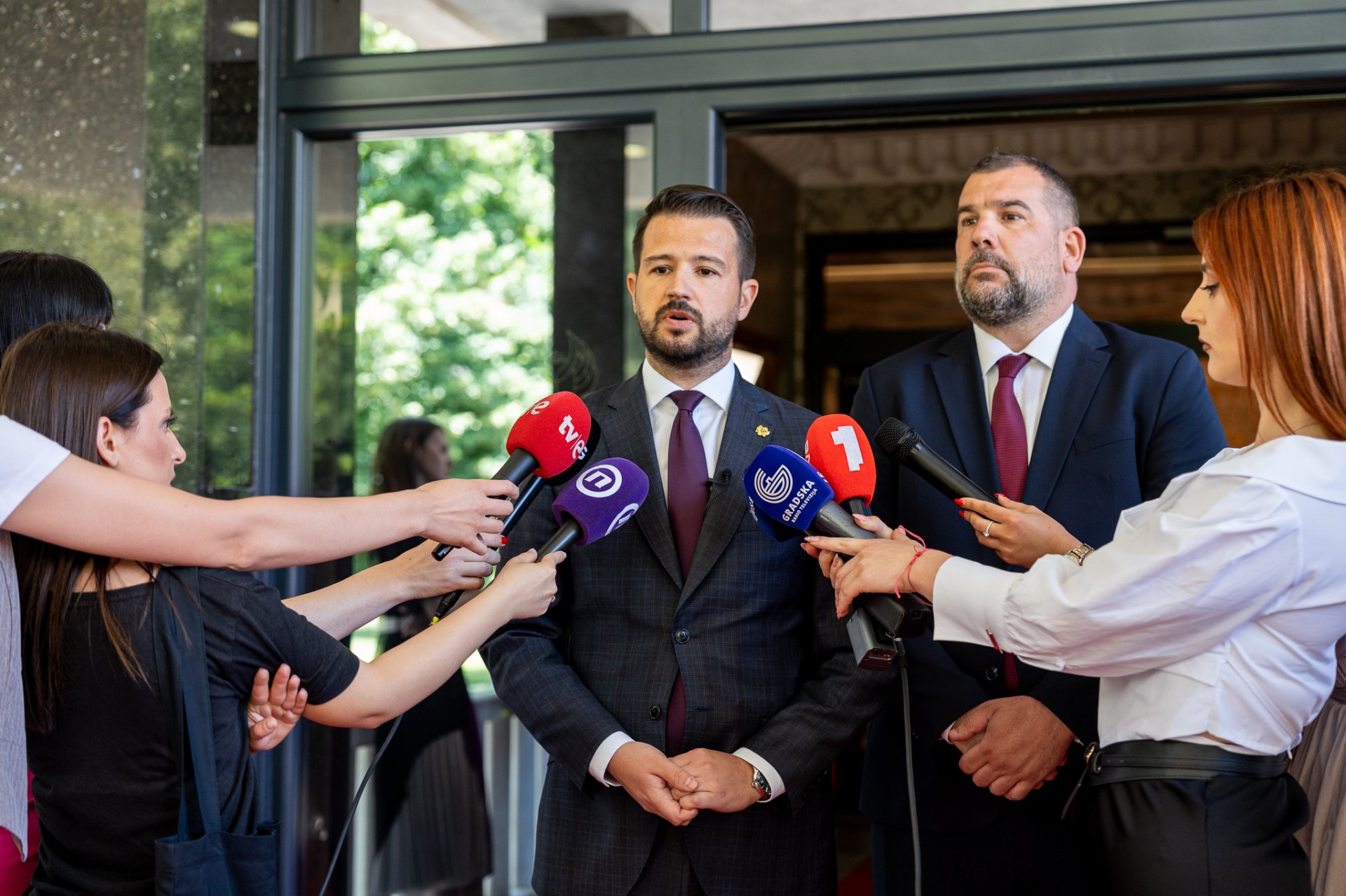 Milatović: Zoran Lazarević razriješen, Vuksanović naimenovan na čelo GŠVCG