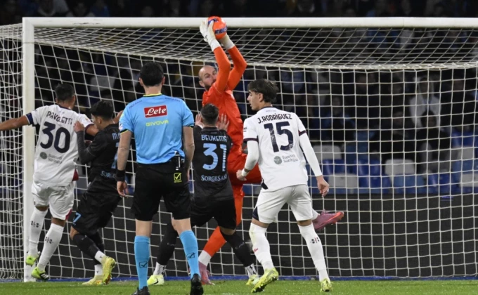 Napoli poslije drame ide u četvrtfinale kupa