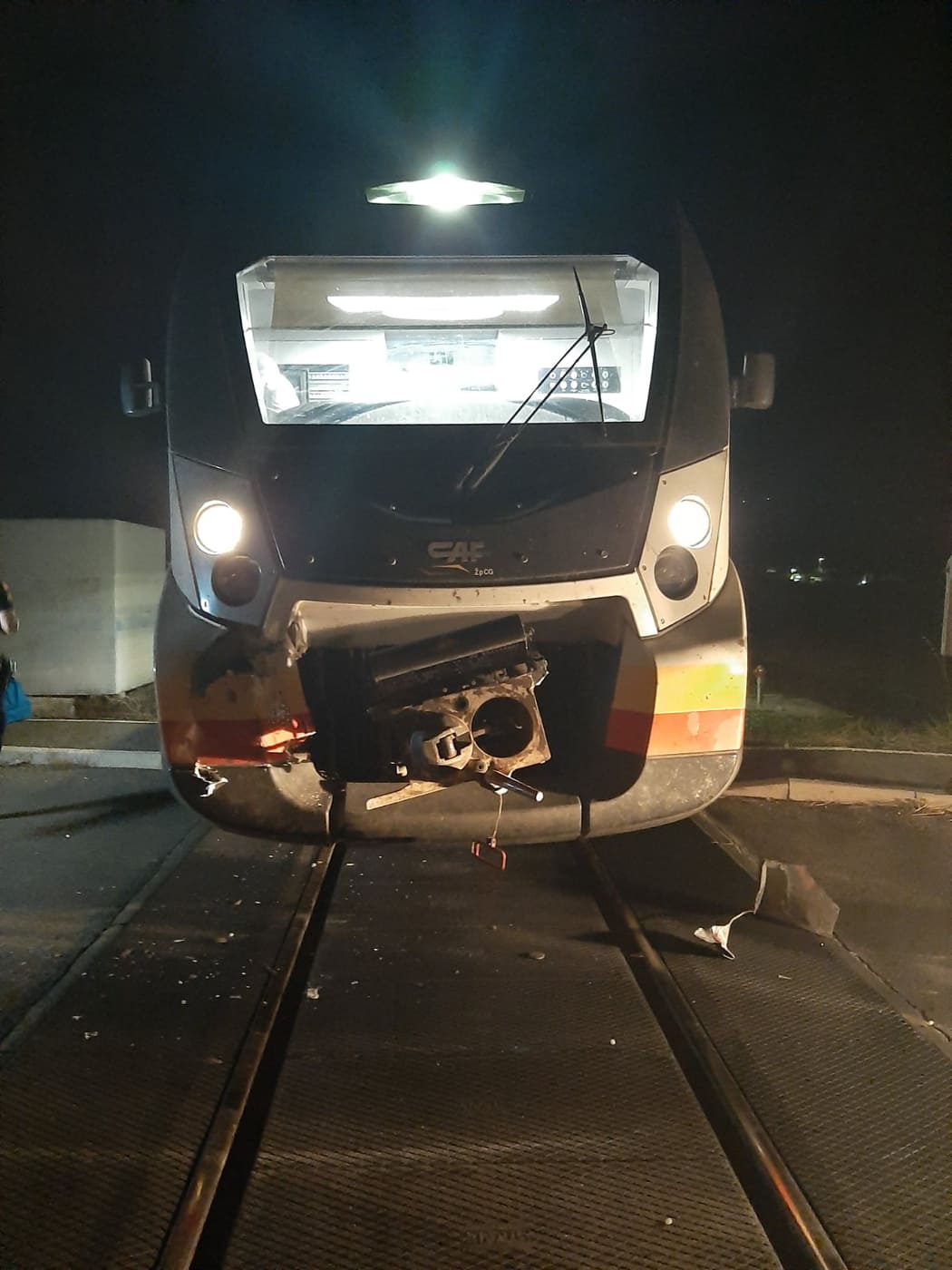 Čitaoci šalju: Sudar voza i kamiona na pružnom prelazu Duklja