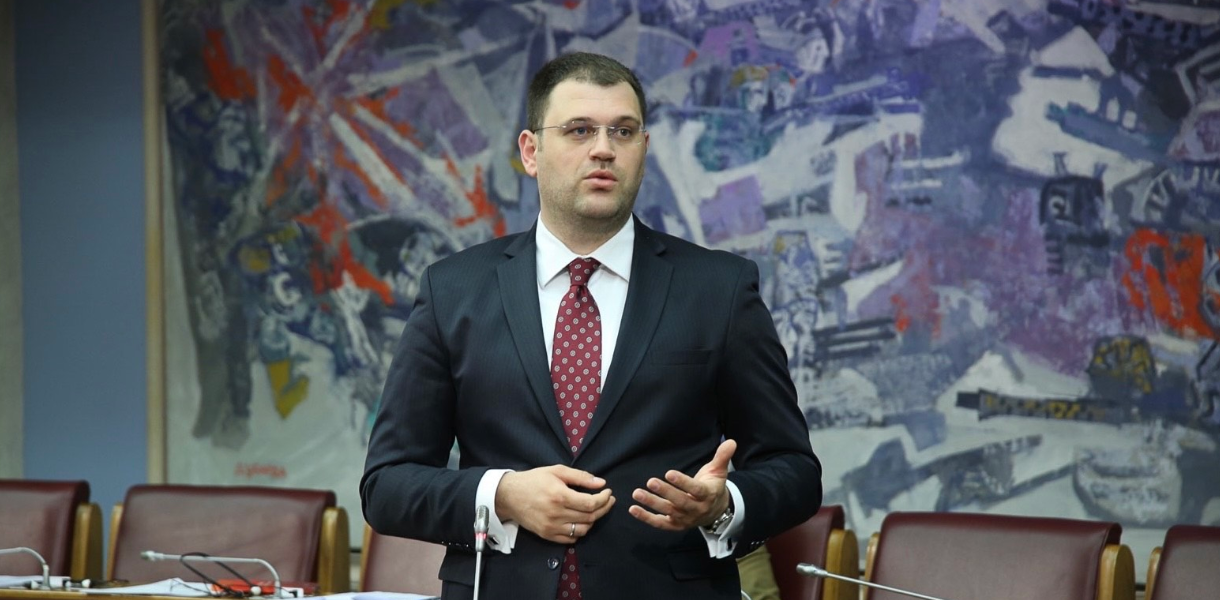 Anđušić: Crna Gora nije doživjela finansijski bankrot isključivo zato što realizuje brutalna zaduženja