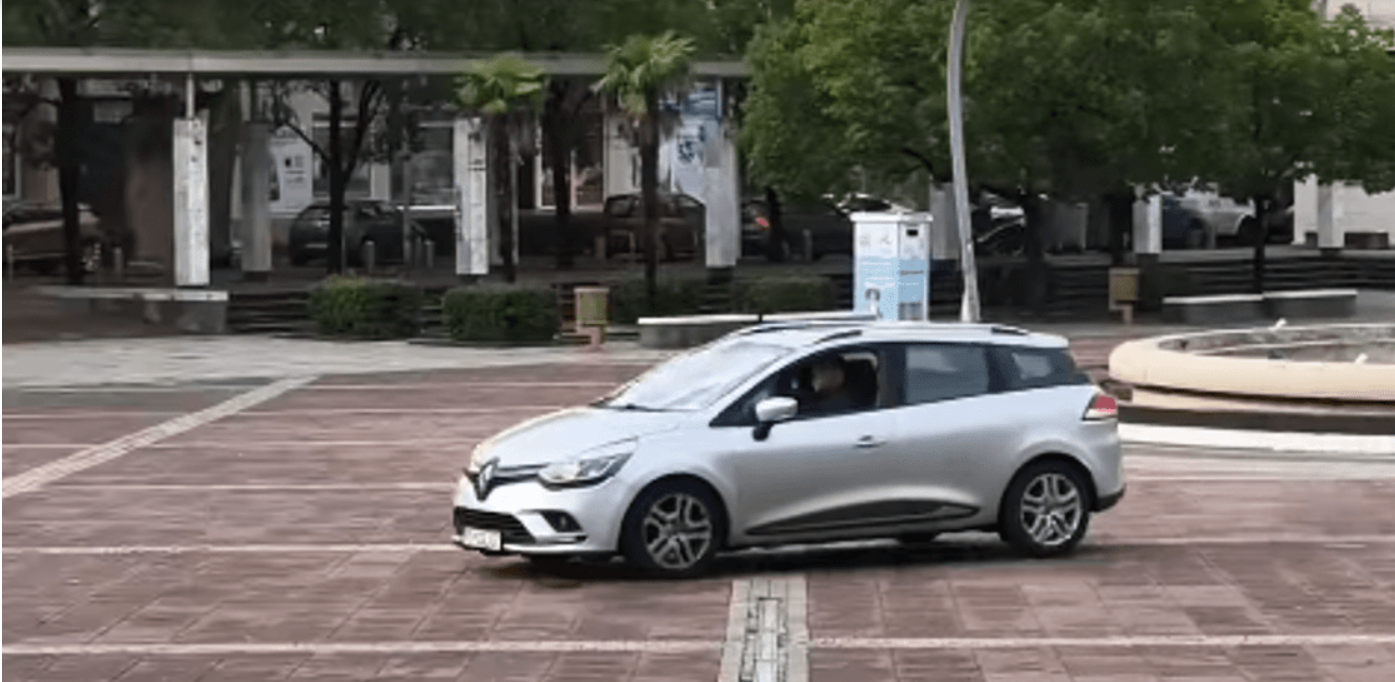 Zaposleni u RTV Podgorica novčano kažnjen zbog vožnje preko Trga nezavisnosti