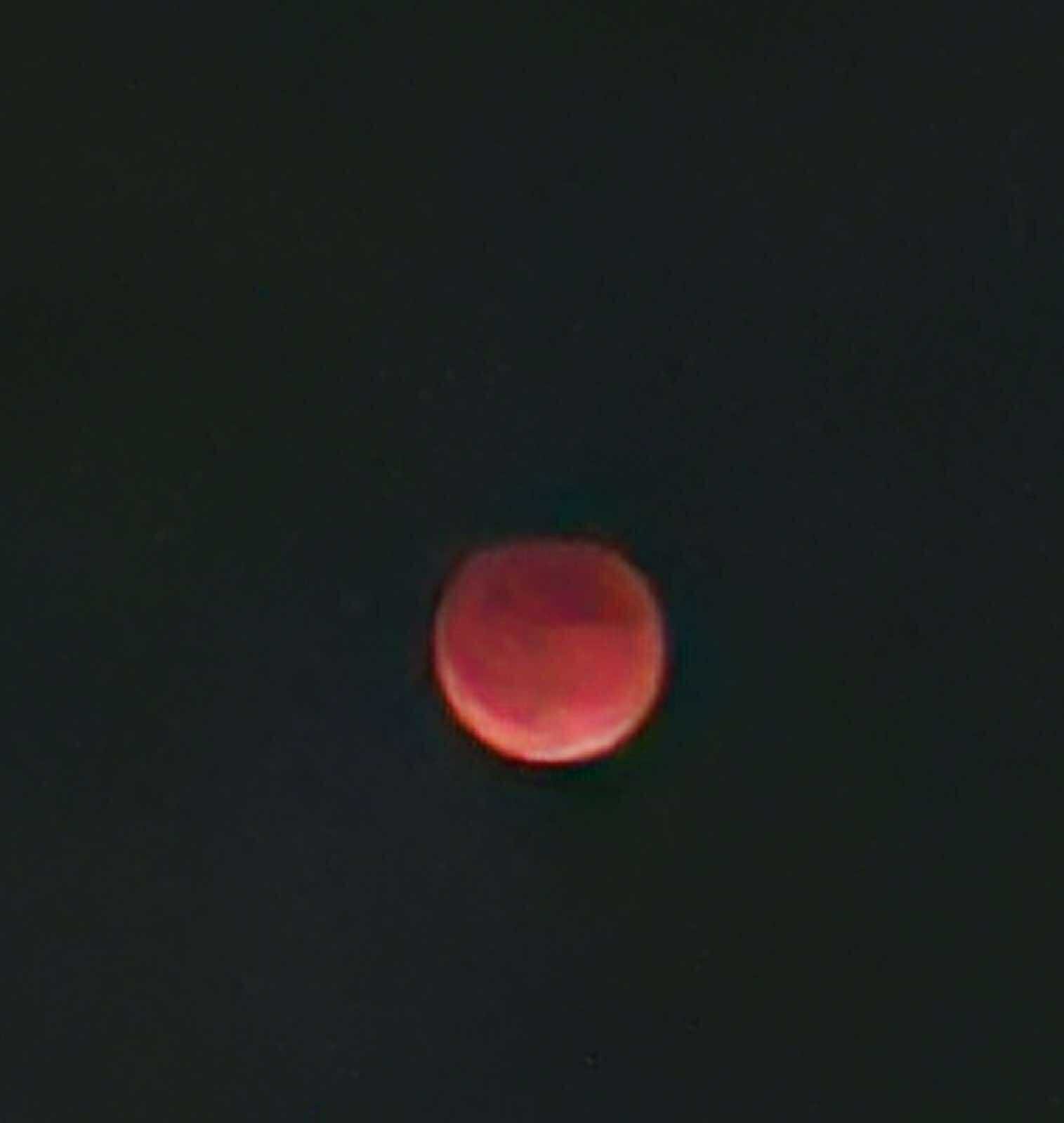 Pomračenje Mjeseca se upravo vidi iznad Crne Gore