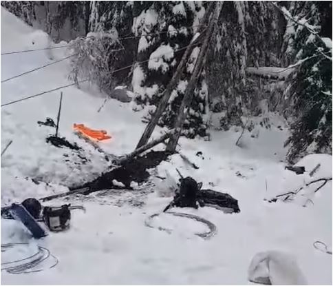 CEDIS objavio snimak sa terena: Na Žabljaku ekipa podiže stub