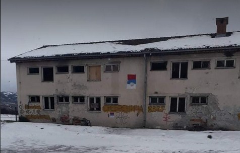 Govor mržnje opet u Beranama: Zastrašujući grafiti na zgradi u naselju Dolac