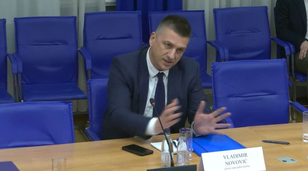 Novović: Aleksandar Mrkić pisao poruke o davanju para Đukanoviću da bi se prikrio