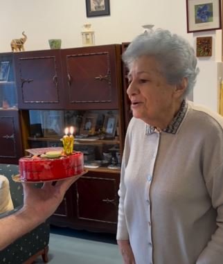 Pogledajte kako je Dom starih u Podgorici proslavio rođendan svog korisnika