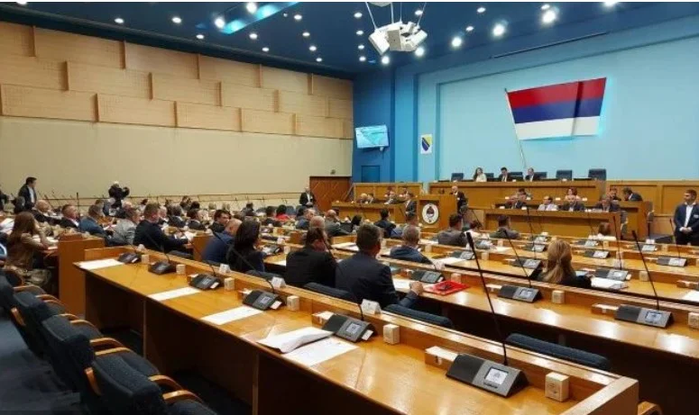 U Republici Srpskoj usvojen Zakon o kriminalizaciji klevete, koji novinarska udruženja ocjenjuju kao sraman