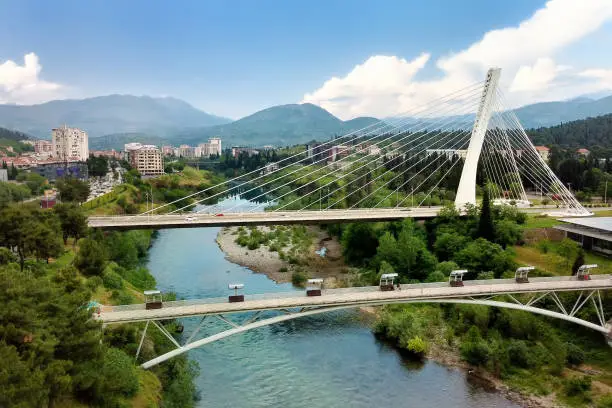 Glavni grad: Klikovac da počne da se služi činjenicama