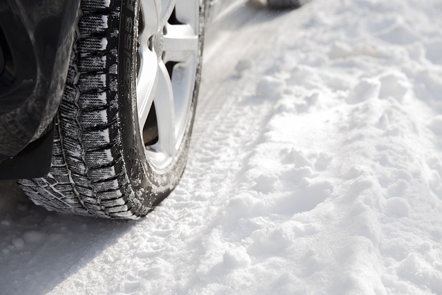 Vozite pažljivo: Na sjeveru snijeg i poledica na putevima