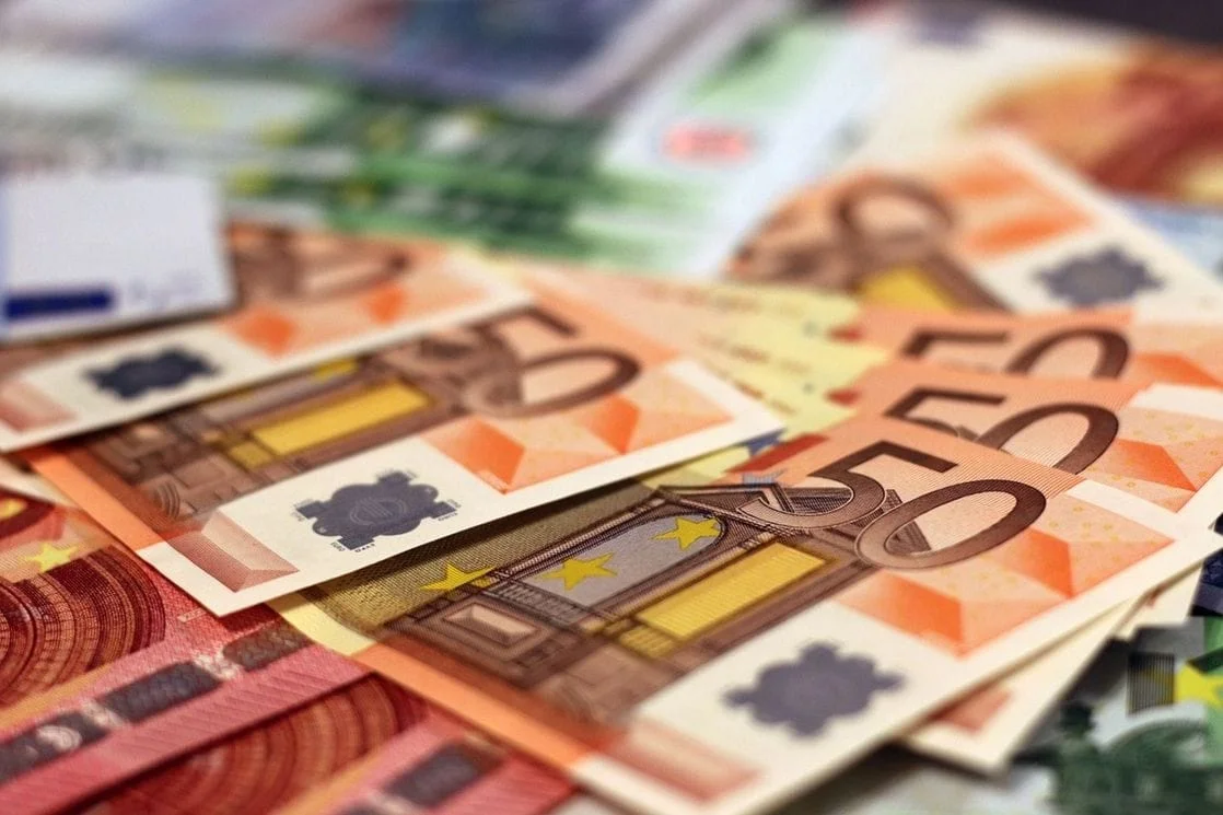 Prosječna zarada u oktobru iznosila 803 eura: Pogledajte gdje su plate bile veće, a gdje manje u odnosu na septembar