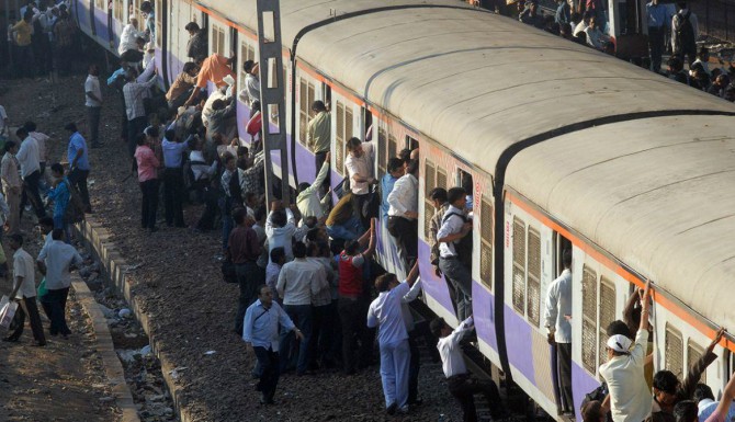 Više od 20 miliona ljudi prijavilo se za 100.000 radnih mjesta u Indiji