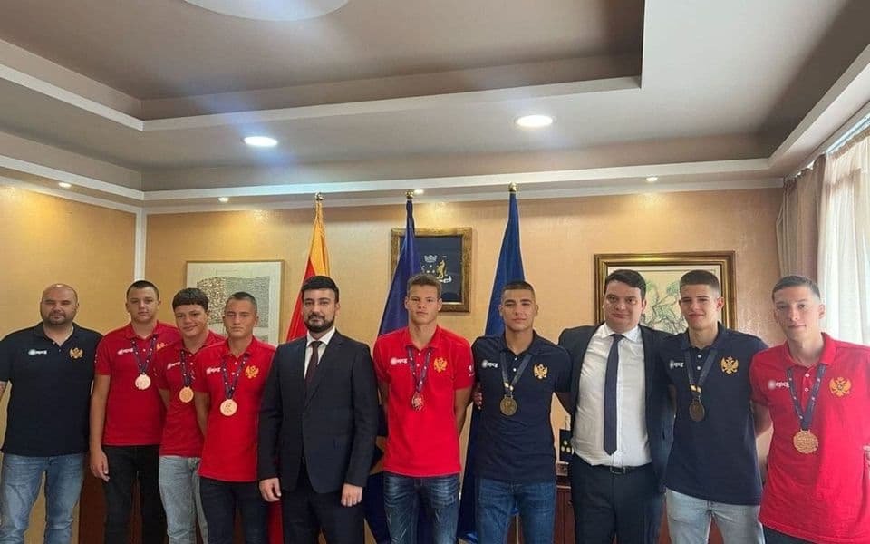 Opština Budva novčano nagradila mlade vaterpoliste